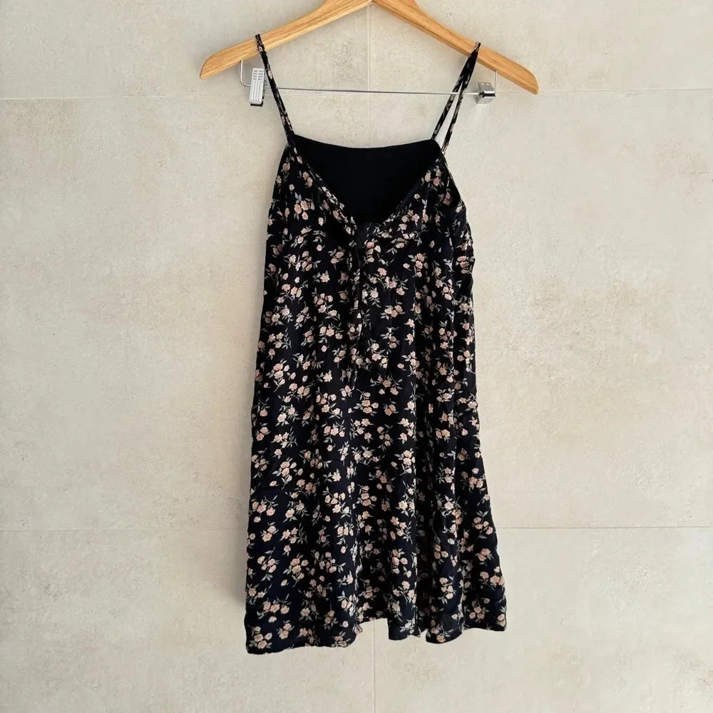American Eagle floral sundress navy 90’s white size small babydoll prairie - Picture 2 of 6